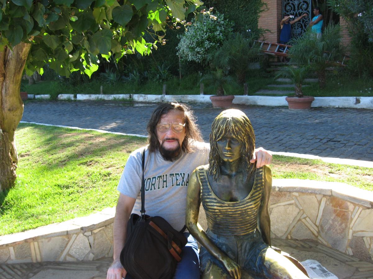 Ulmas Gafurov with the famous sculpture of Brigitte Bardot